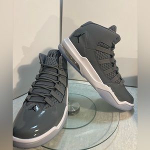NIB Nike Jordan Max Aura Cool Grey